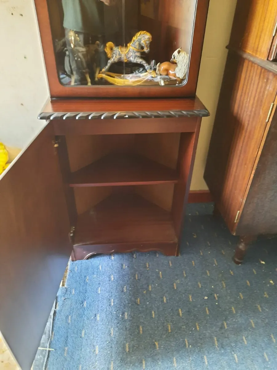 China cabinet - Image 2