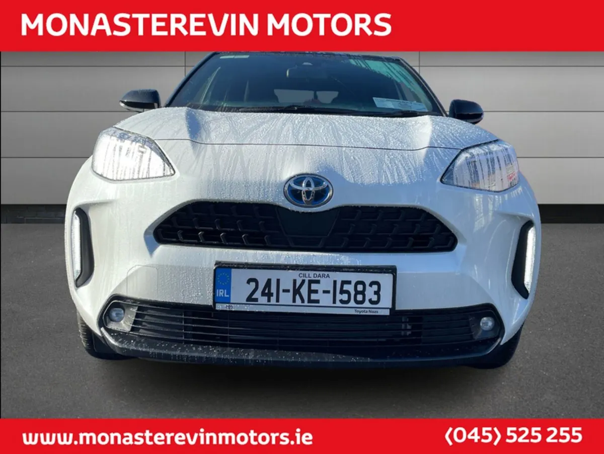 Toyota Yaris Cross Luna Sport 4DR Auto - Apple Ca - Image 4