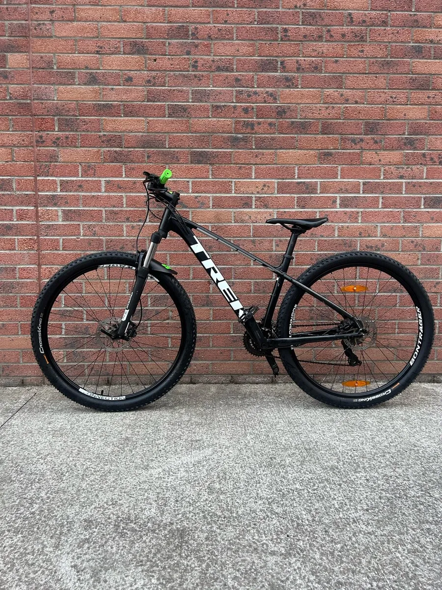Trek Marlin 5 Mountain Bike - Image 1
