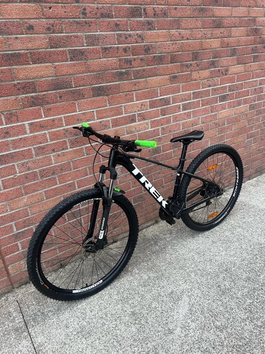 Trek Marlin 5 Mountain Bike - Image 2