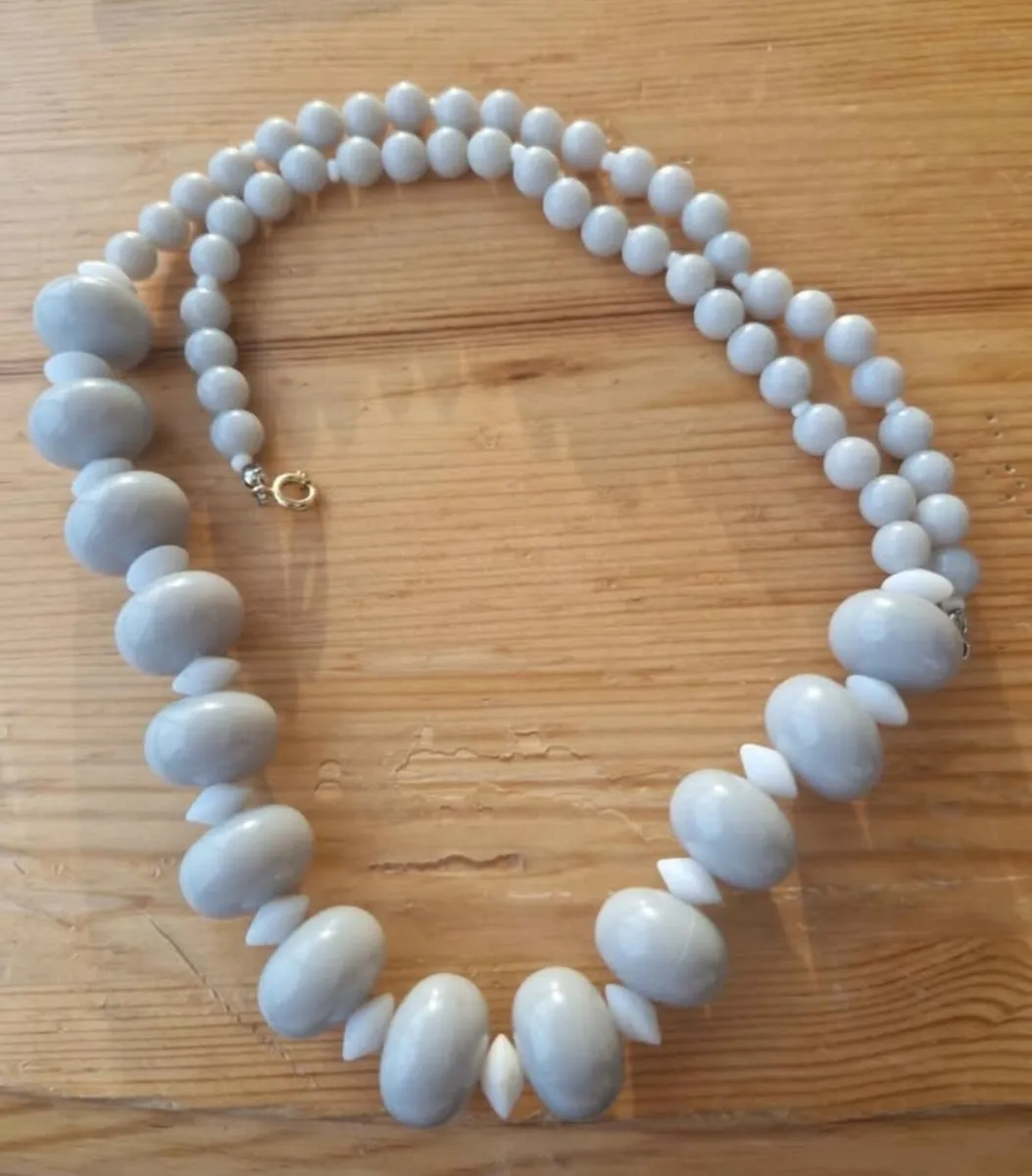 Jewellery - Image 1