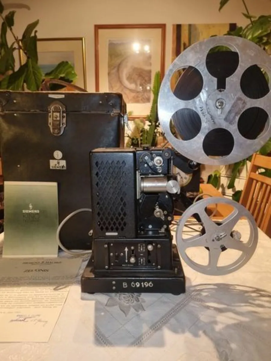 Siemens film projector from the 1930s - Image 1