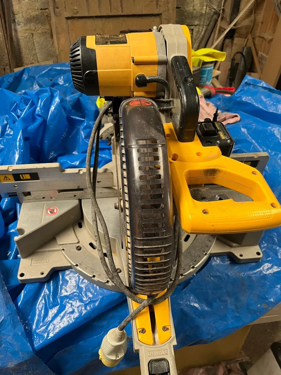 Dewalt 10inch chip saw - Image 2