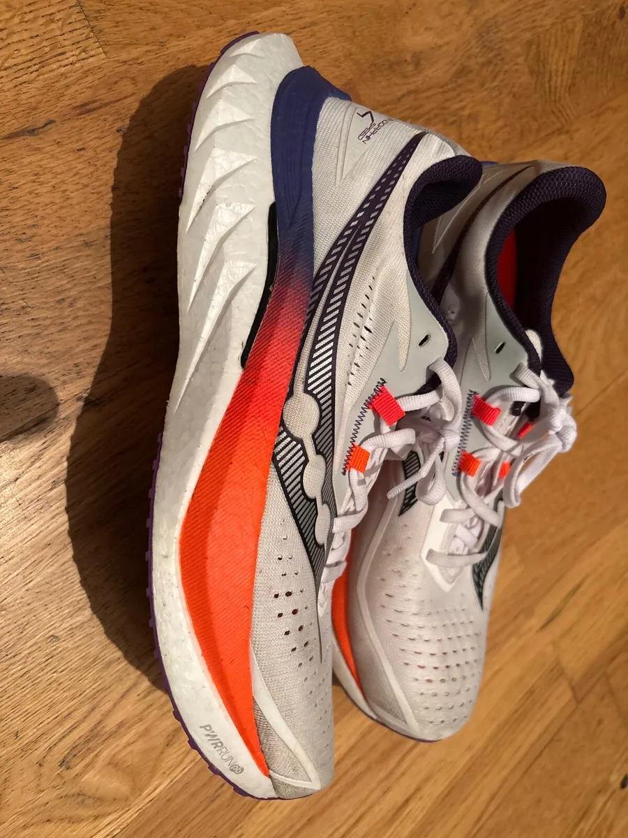 Men’s Saucony running shoes - Image 1