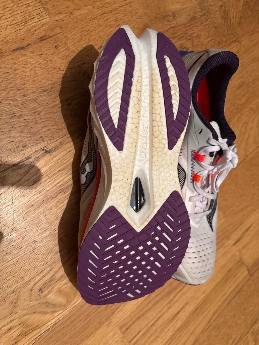 Men’s Saucony running shoes - Image 2