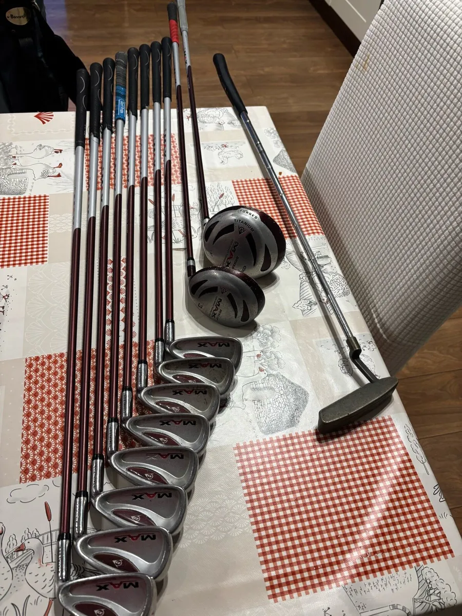 Golf clubs(Dunlop set) - Image 1