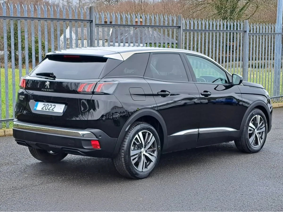 Peugeot 3008 Allure 1.5td 130BHP  half Leather re - Image 3