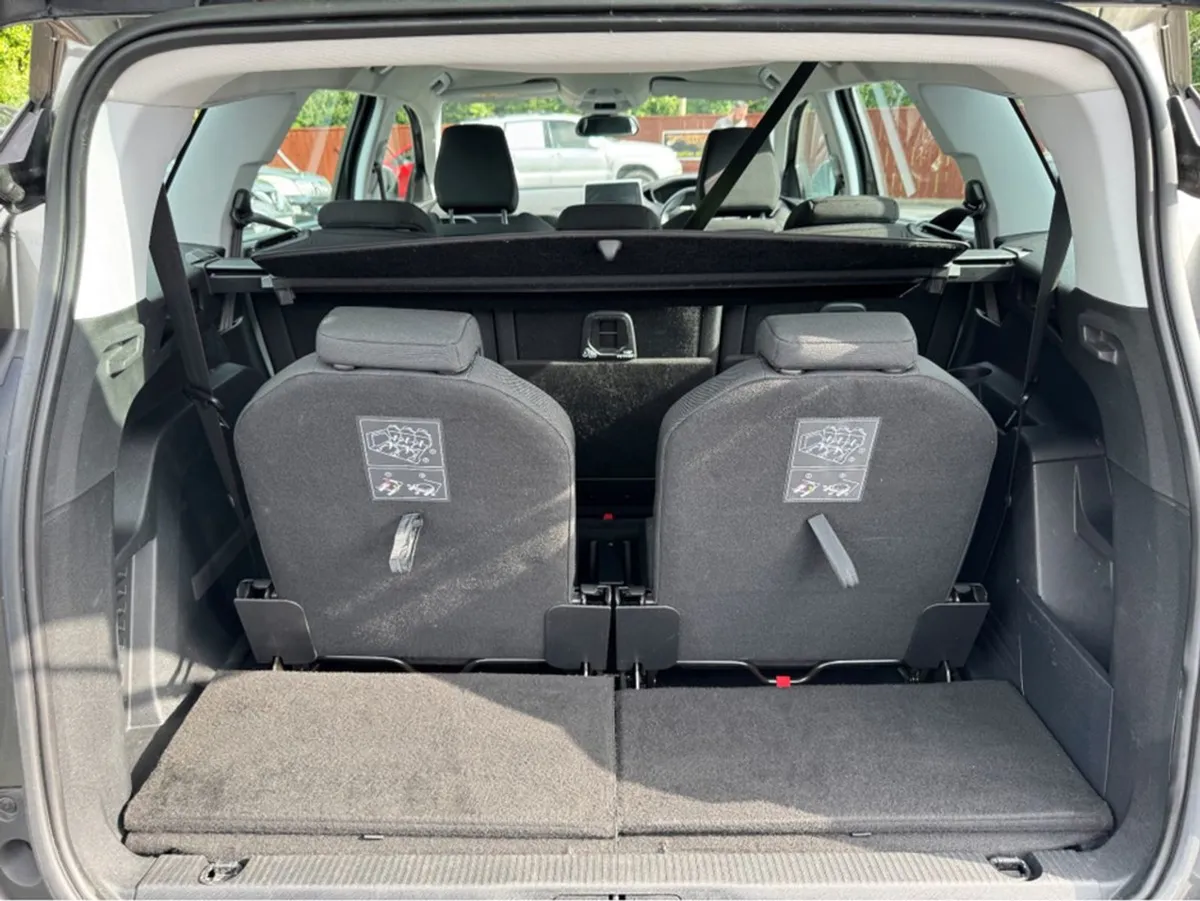 Peugeot 5008 Active 1.6 Blue HDI 120 4 4DR - Image 3