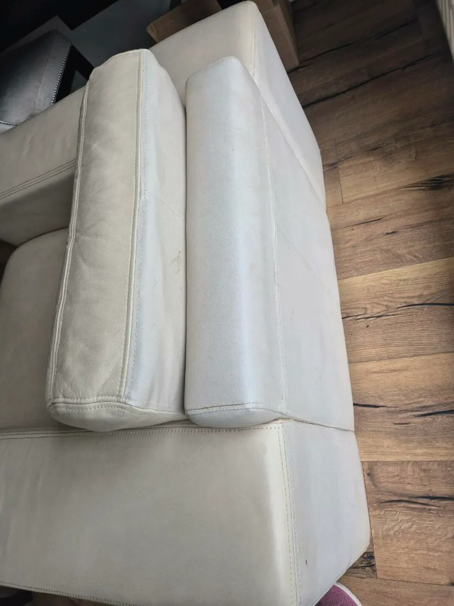 Couch - Image 2