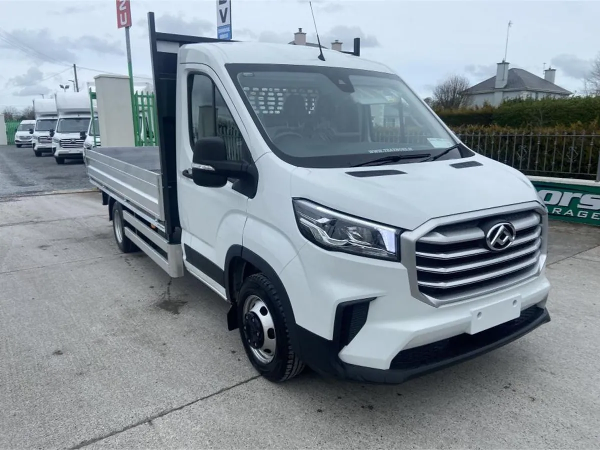 Maxus Deliver 9 Maxus Deliver 9 Twin Wheel With 1 - Image 1