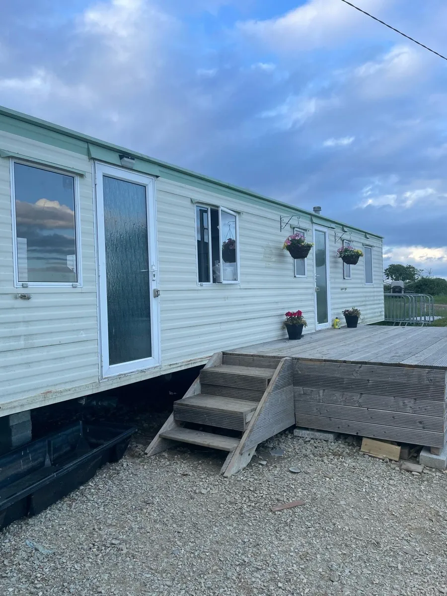 Mobile home - Image 1