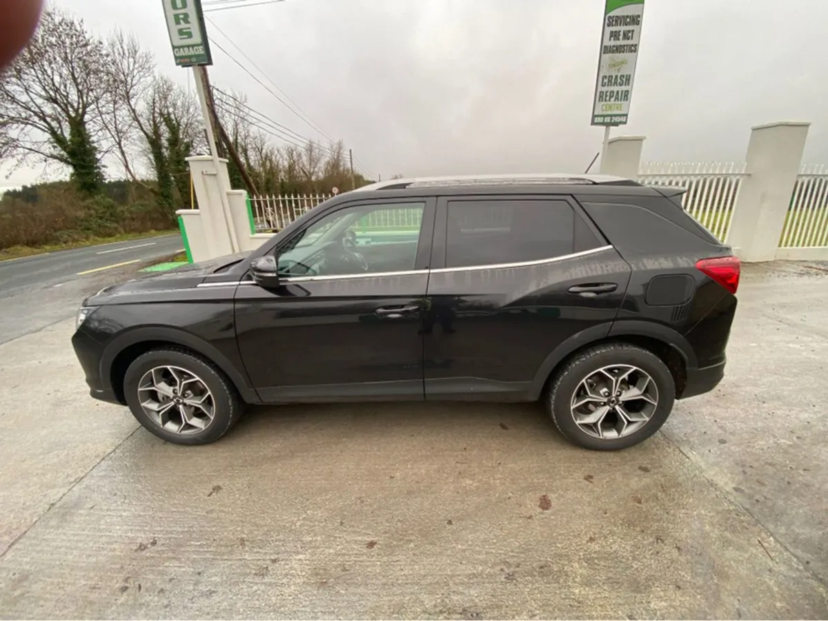 Ssangyong Korando EL 1.6 2WD 4DR Auto - Image 2