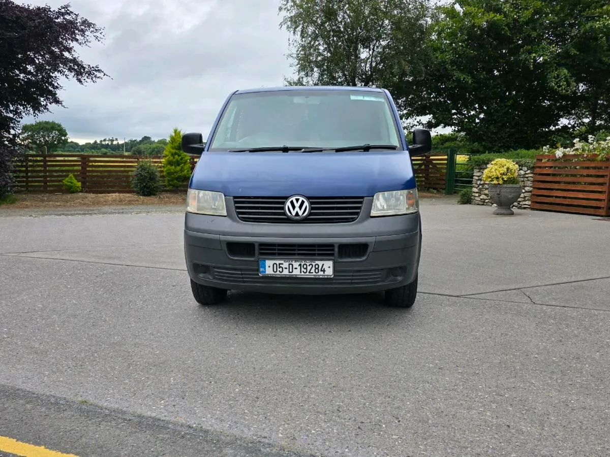 VW shuttle - Image 1