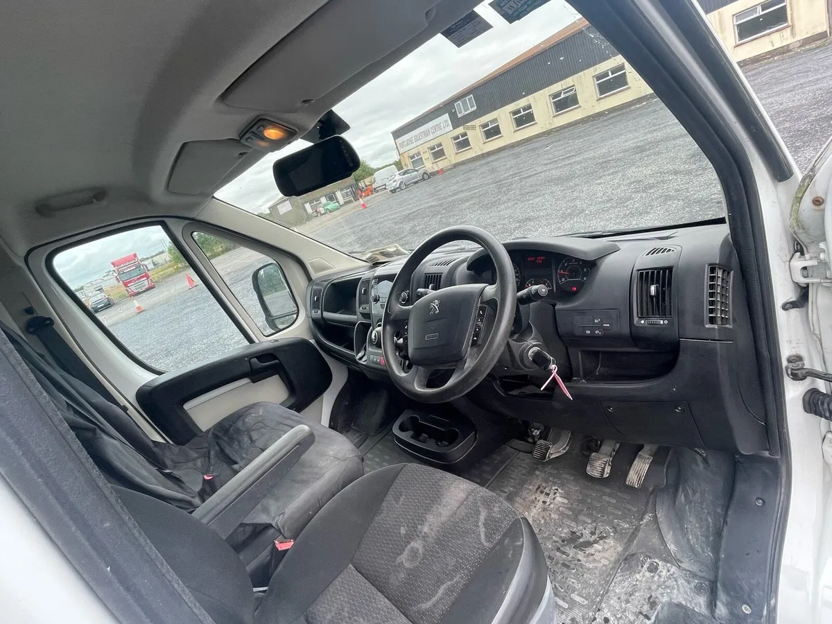 Peugeot Boxer Van - Image 4