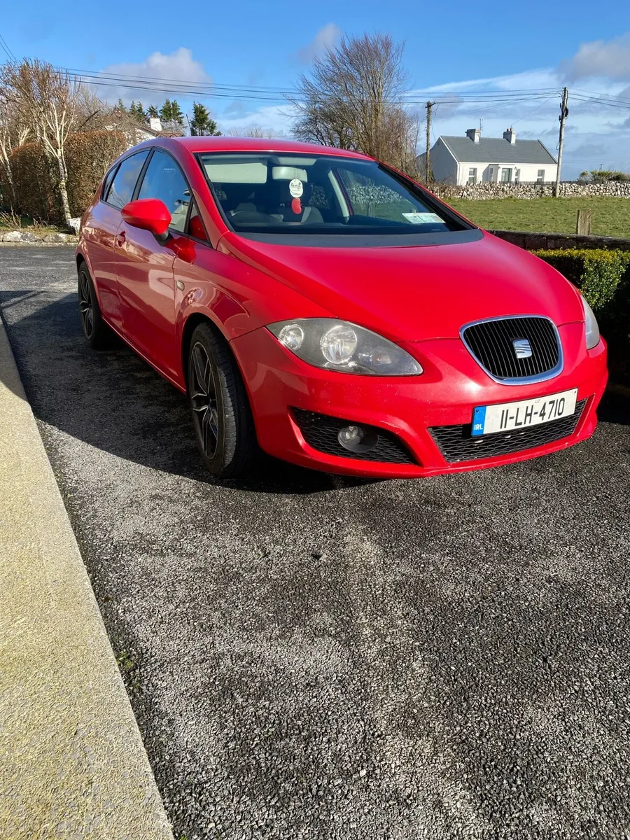 Seat Leon 1.6 TDI 2011 - Image 1