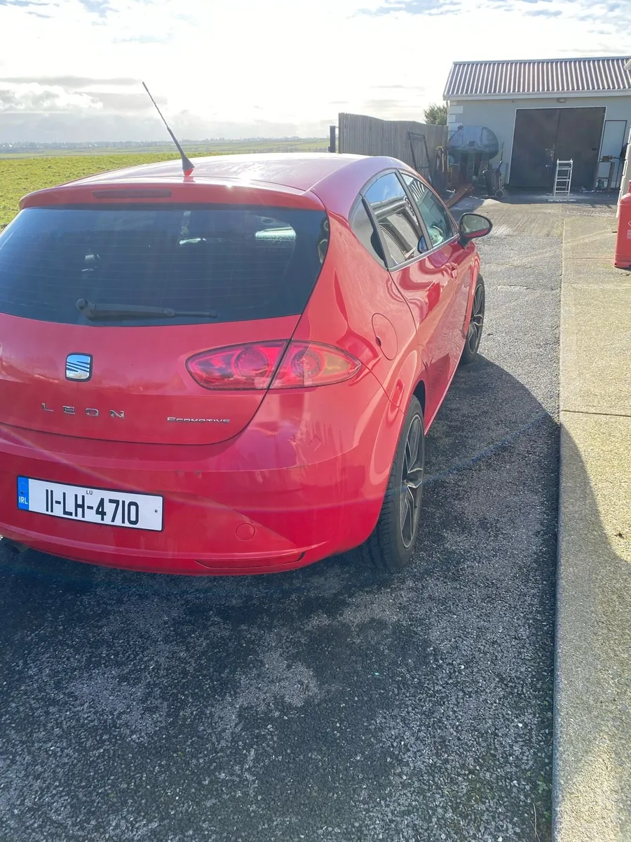Seat Leon 1.6 TDI 2011 - Image 4