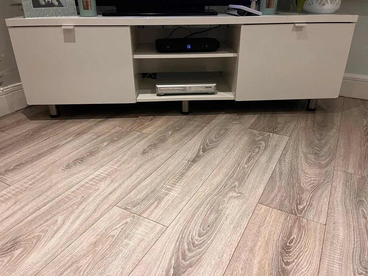 Tv stand - Image 1