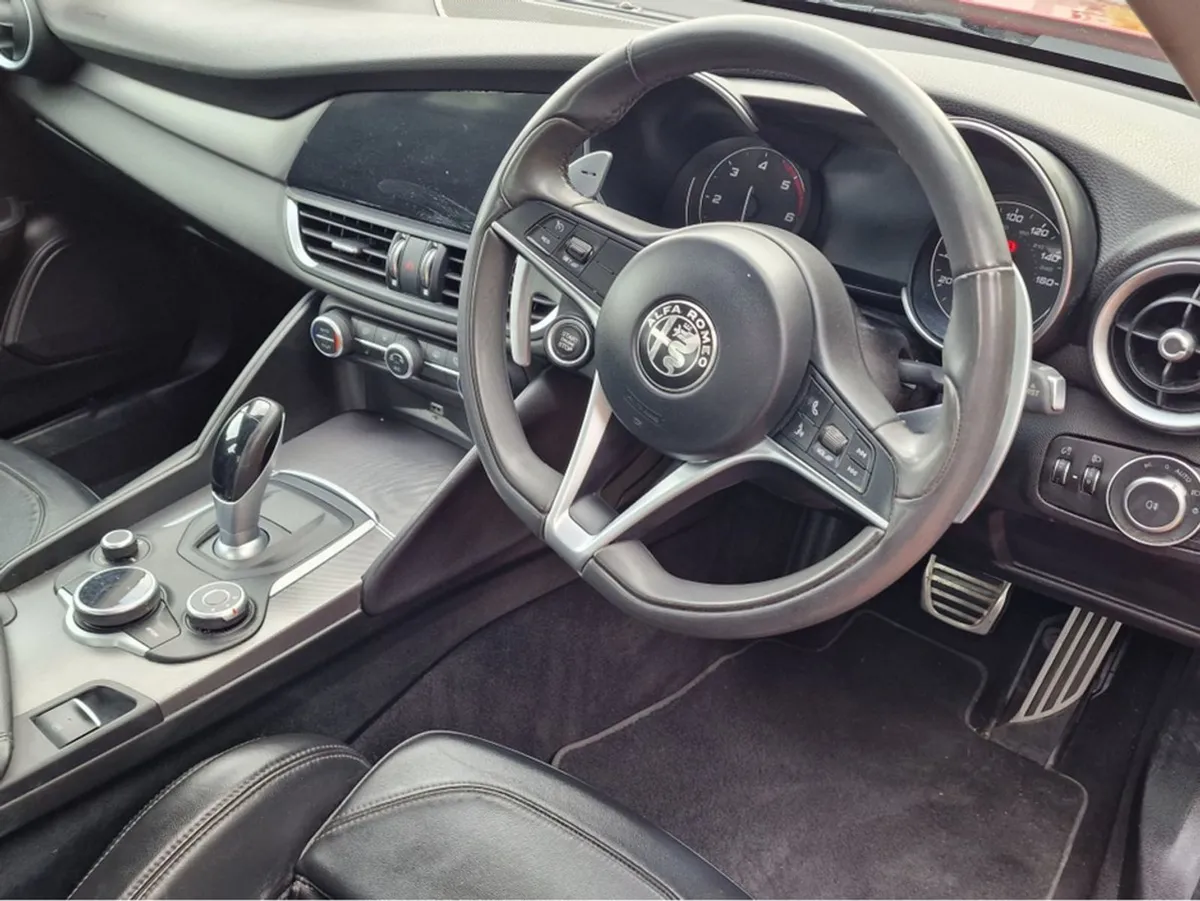 Alfa Romeo Giulia 2.2 TD Speciale 180BHP Auto Ros - Image 4