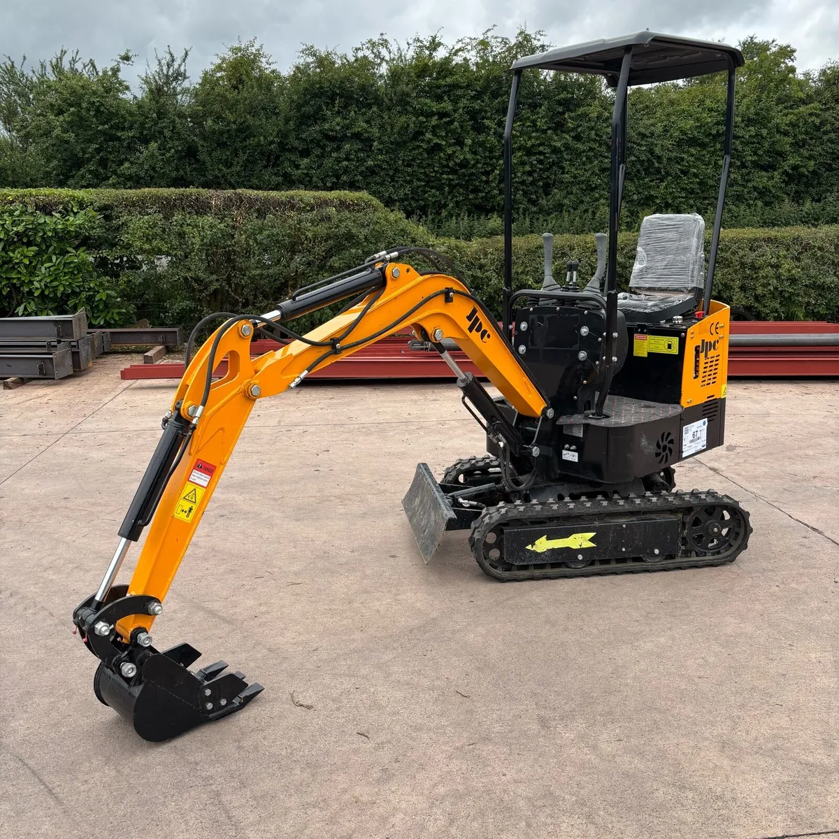 Year 2024 1ton Mini Digger - Image 1