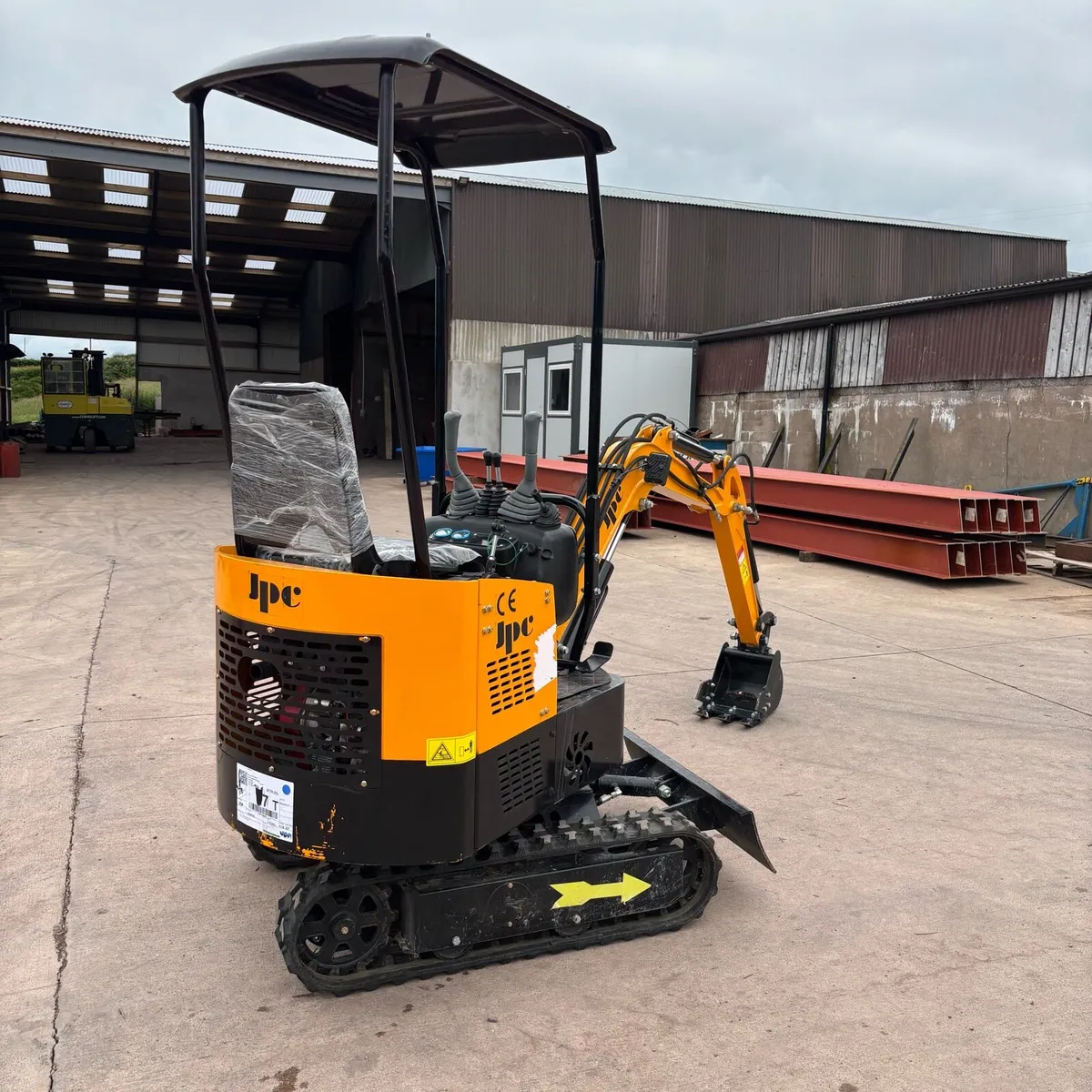 Year 2024 1ton Mini Digger - Image 3
