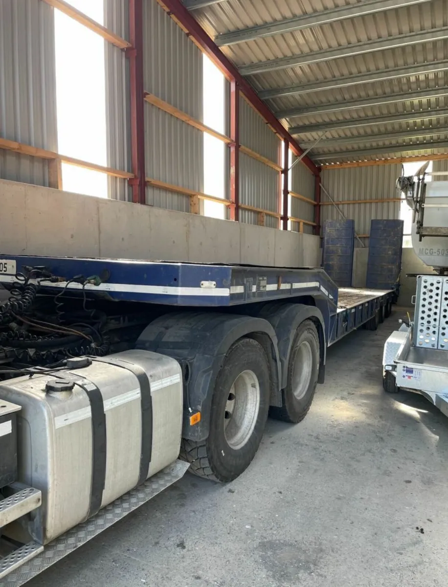 Low loader - Image 2