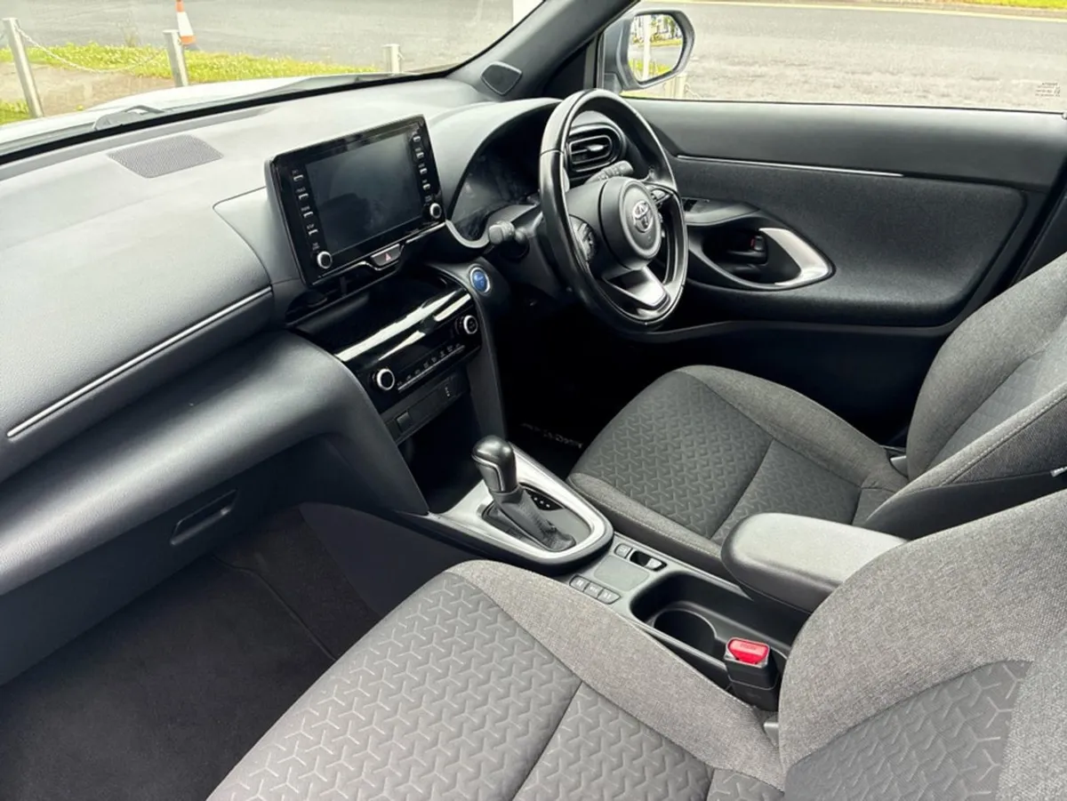 Toyota Yaris CR Cross Luna Sport 4DR Auto - Image 3