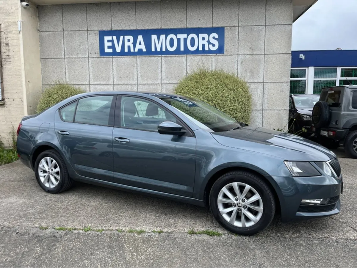 Skoda Octavia Ambition 1.6 TDI Diesel //reverse C - Image 2