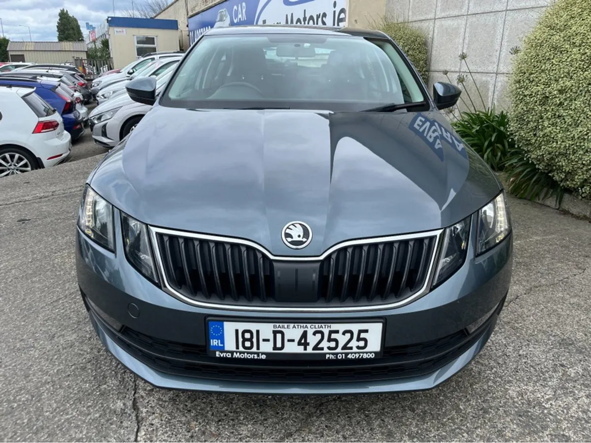 Skoda Octavia Ambition 1.6 TDI Diesel //reverse C - Image 3