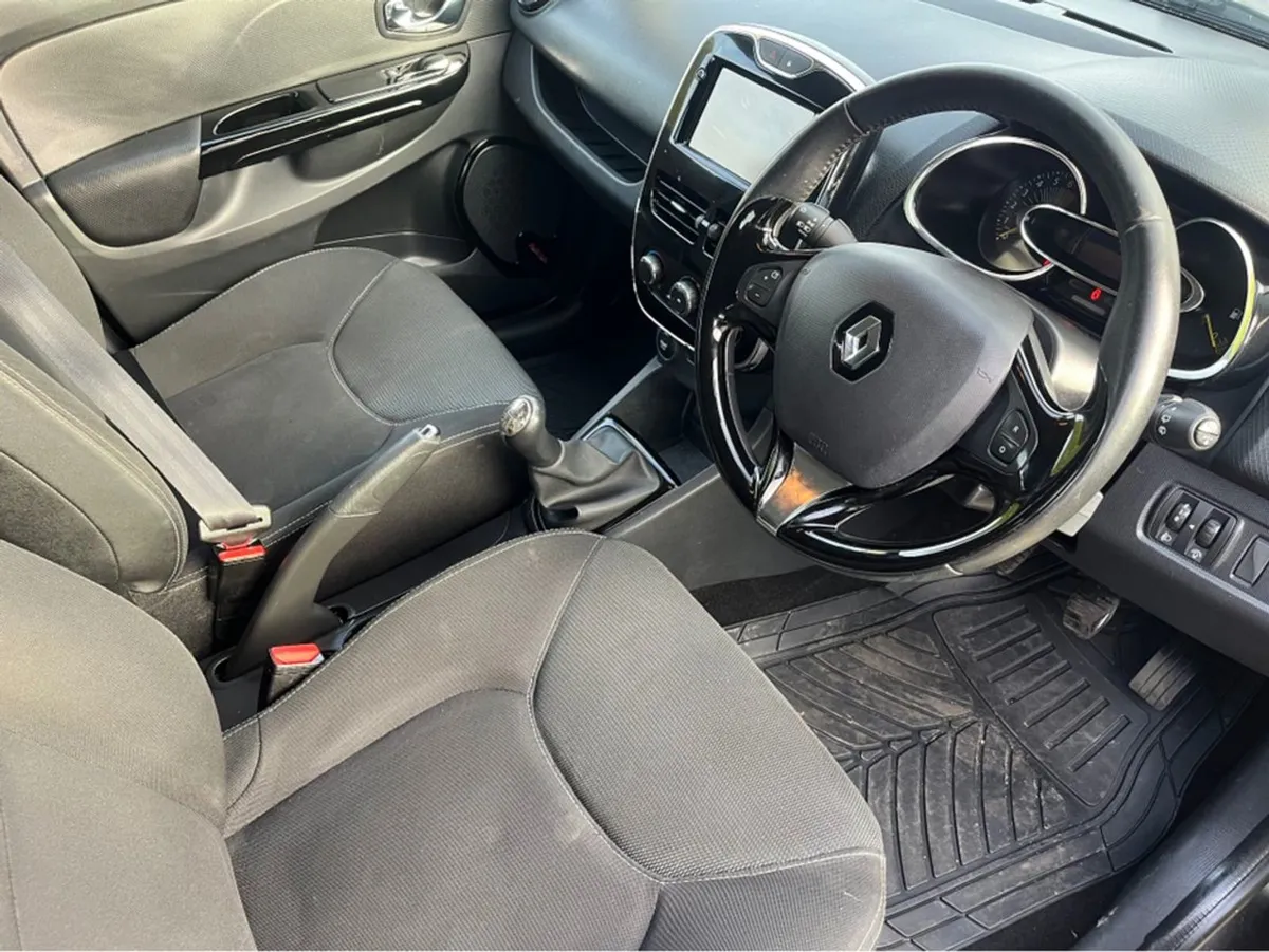 Renault Clio 1.2 Dynamique Medianav 75 - Image 2