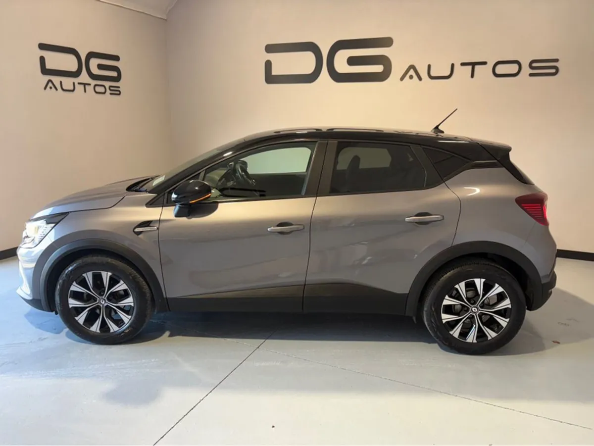 Renault Captur Limited Edition Special TCE 90 - Image 1
