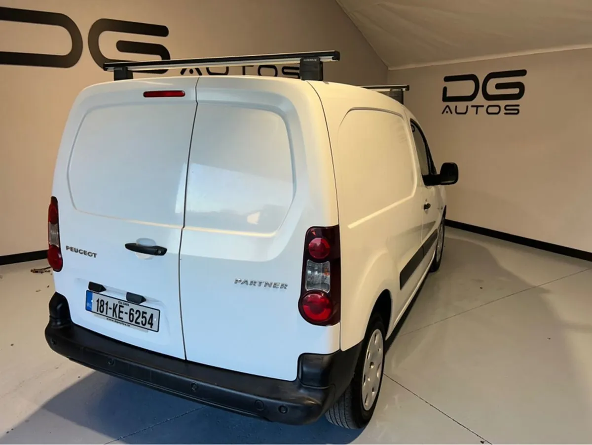 Peugeot Partner Professional L1 Blue HDI - 3 Seat - Image 3