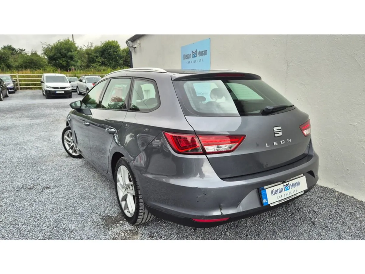 SEAT Leon 5DR - Image 3