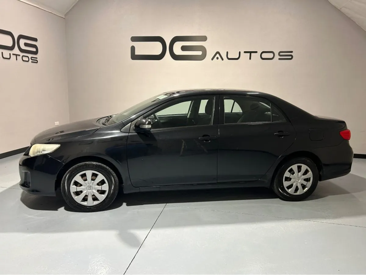 Toyota Corolla 1.4 D-4d Terra MC 4DR - Image 1