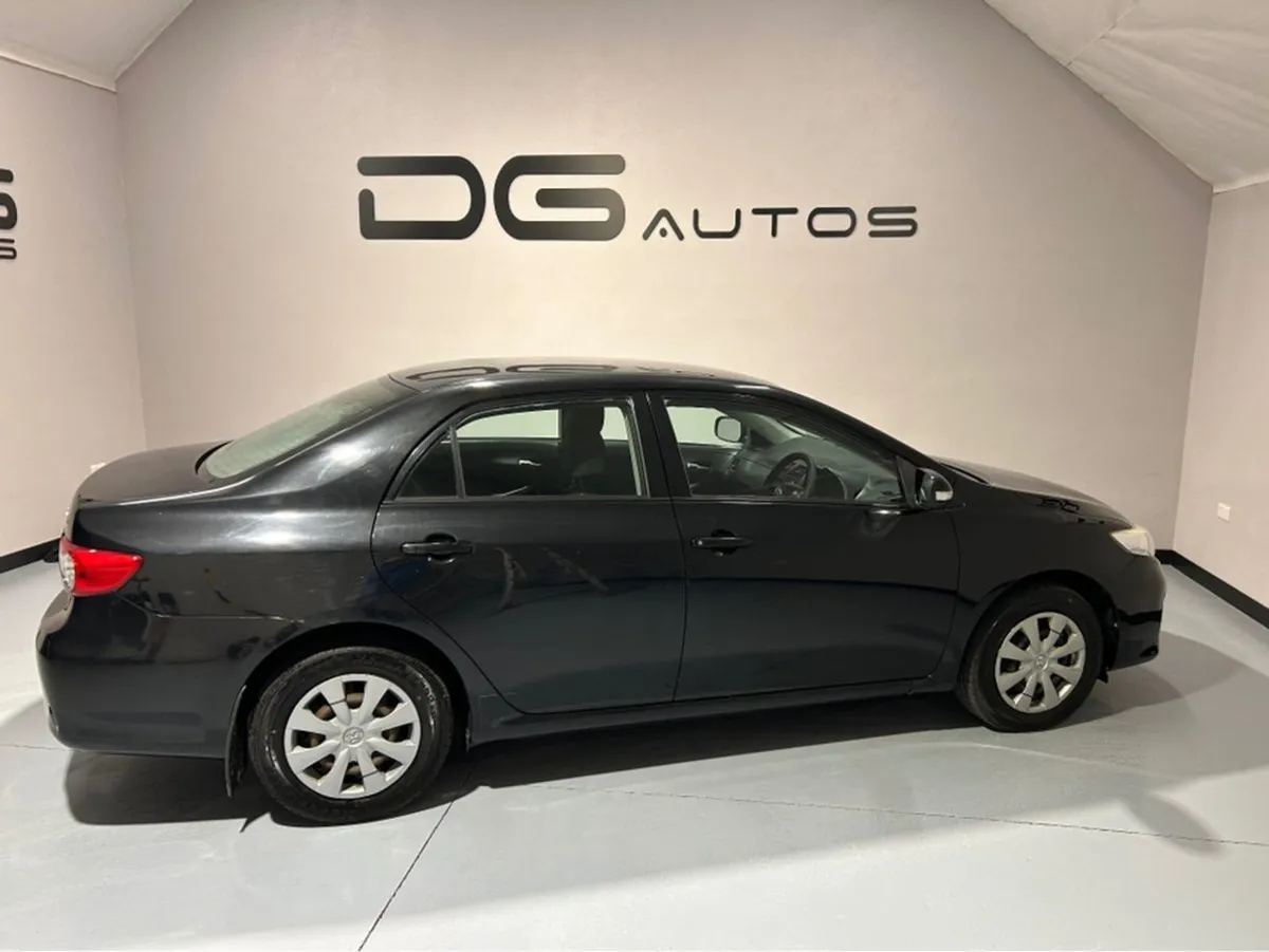 Toyota Corolla 1.4 D-4d Terra MC 4DR - Image 2