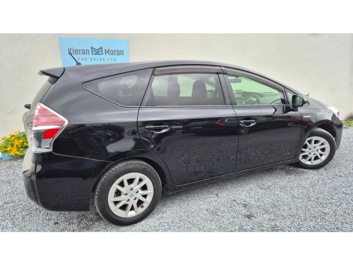 Toyota Prius Hybrid 5DR Auto - Image 4