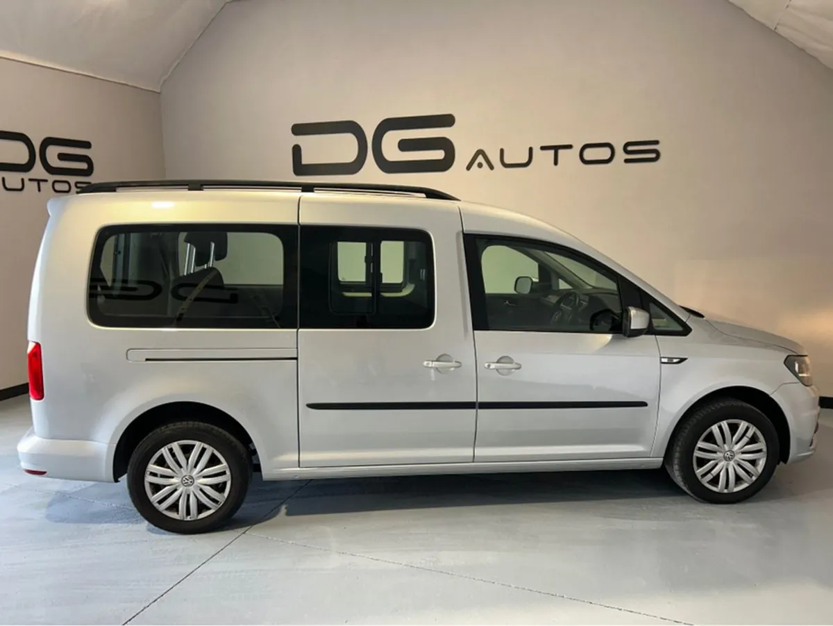 Volkswagen Caddy Maxi Life Maxi Life / 7 Seater / - Image 2