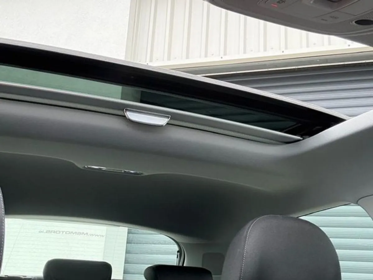 Audi Q2 30 TDI 116HP  sunroof - Image 2