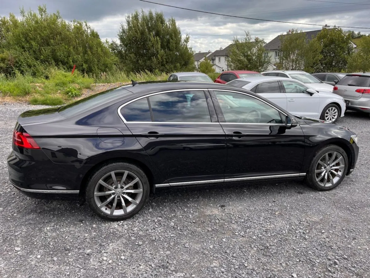 Volkswagen Passat 2.0 TDI Highline Premium Plus / - Image 4