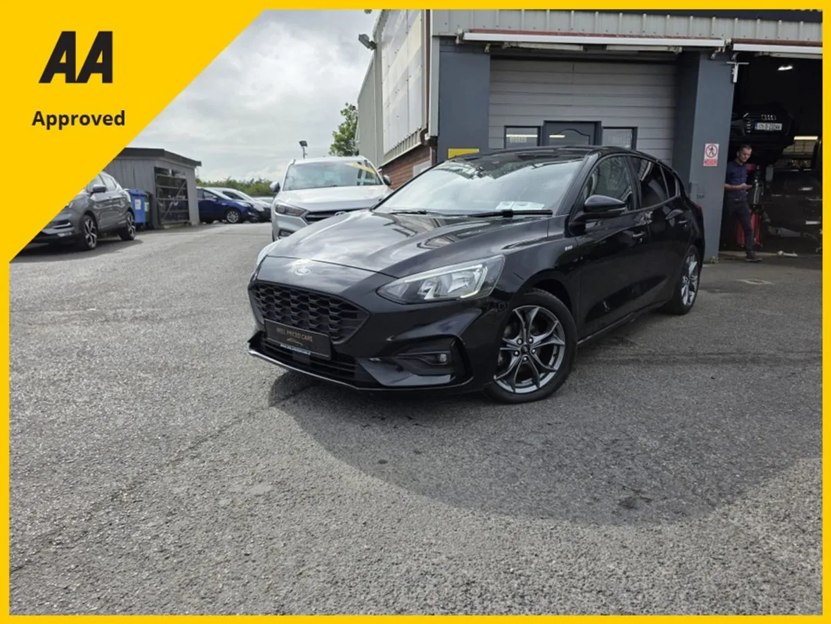 Ford Focus St-line 1.0 Ecoboost 125 125PS 4DR - Image 3