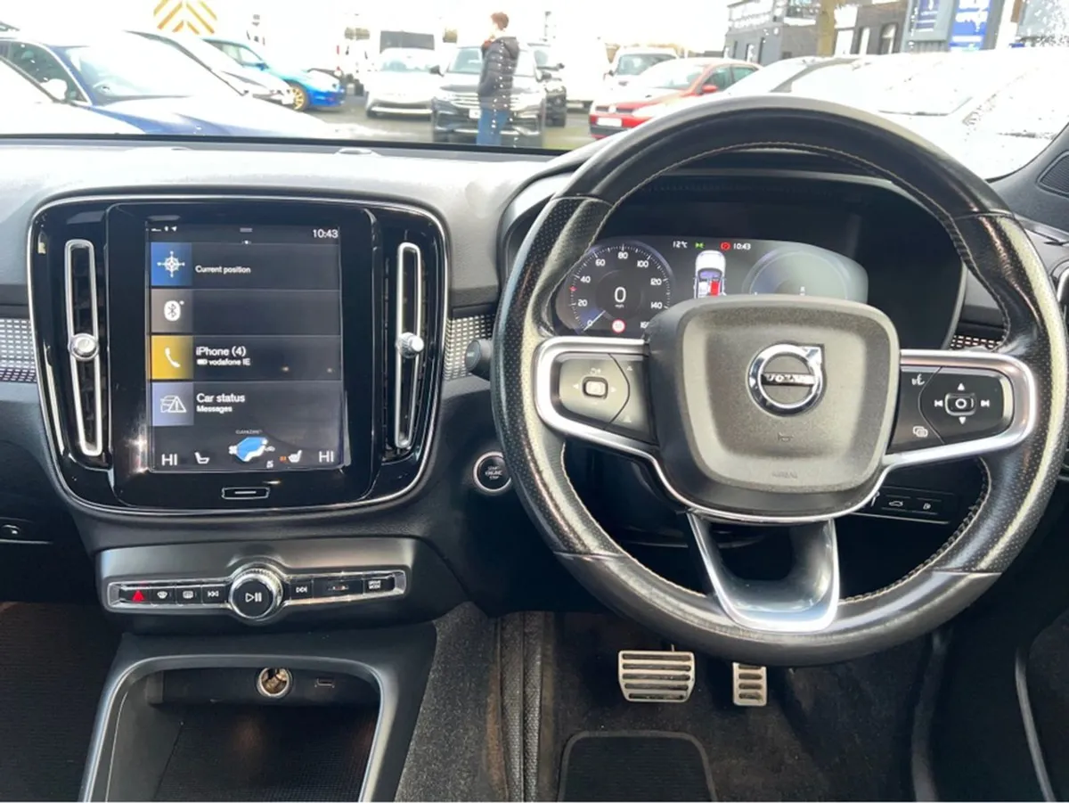 Volvo XC40 R-design T5 Recharge - Image 2