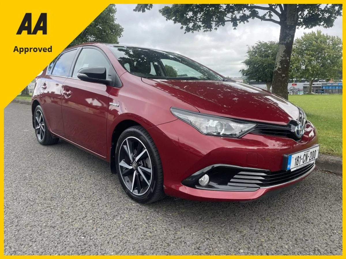 Toyota Auris Hybrid Luna Sport 4DR Auto - Image 1