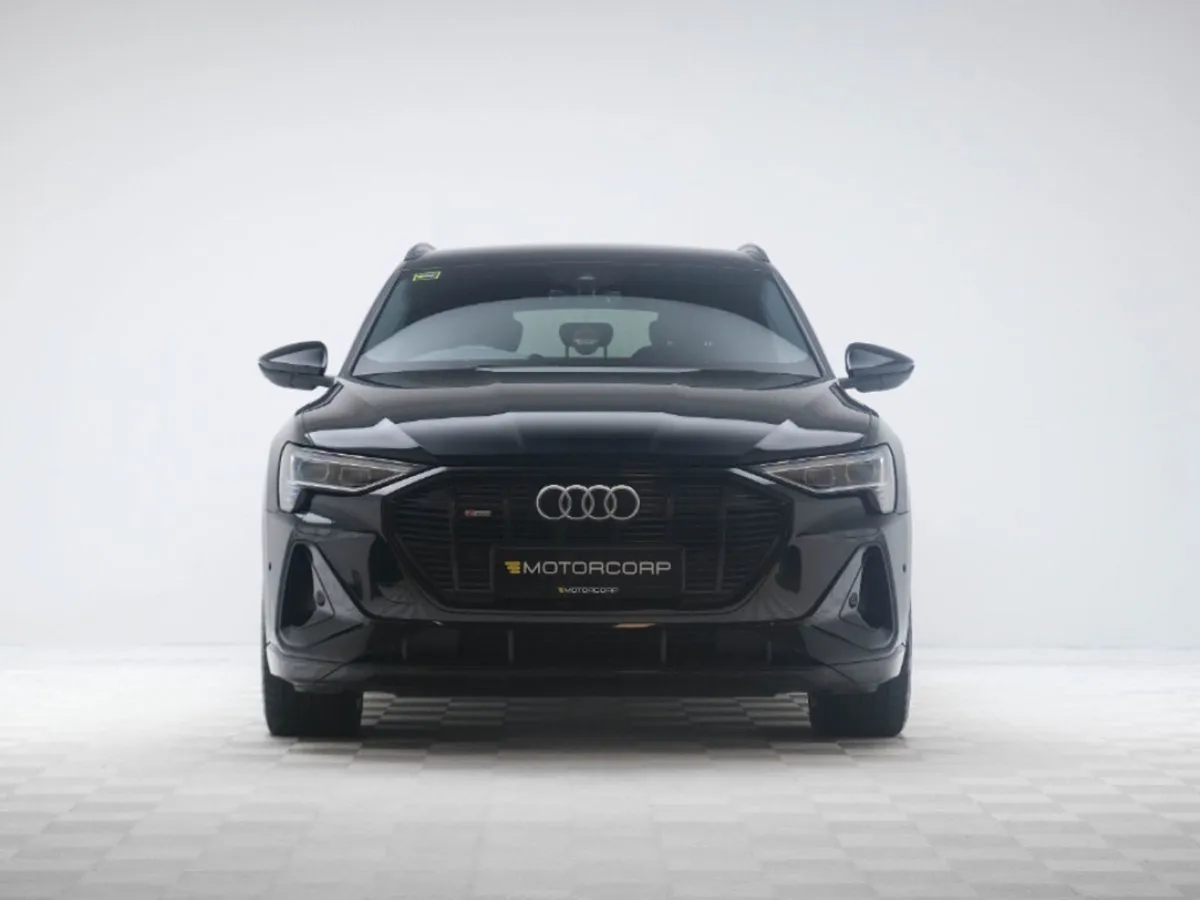 Audi E-Tron Quattro Black Edition - Image 2