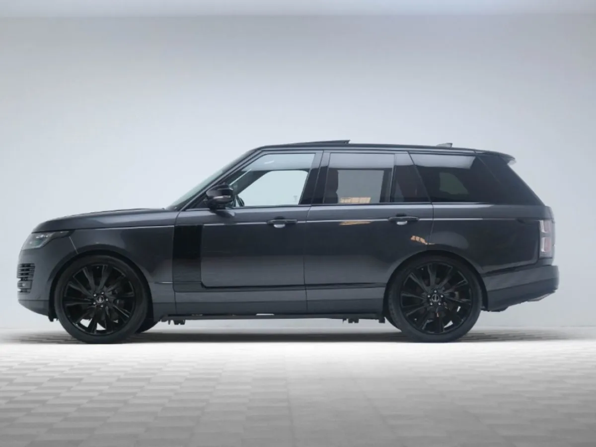 Land Rover Range Rover Westminster Black P400e - Image 4