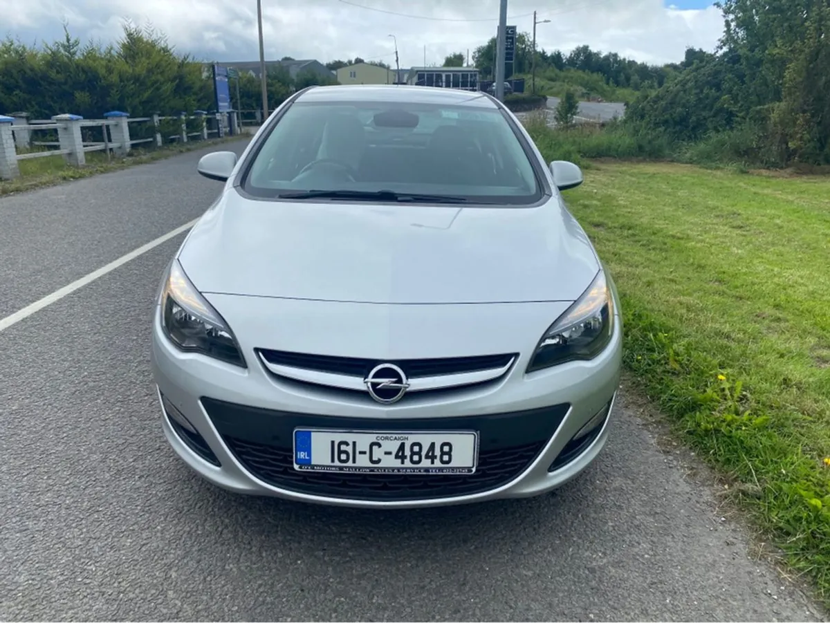 Opel Astra Saloon 1.4 I 4DR - Image 3