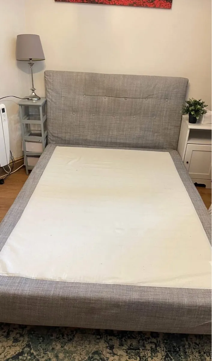 Double bed - Image 1
