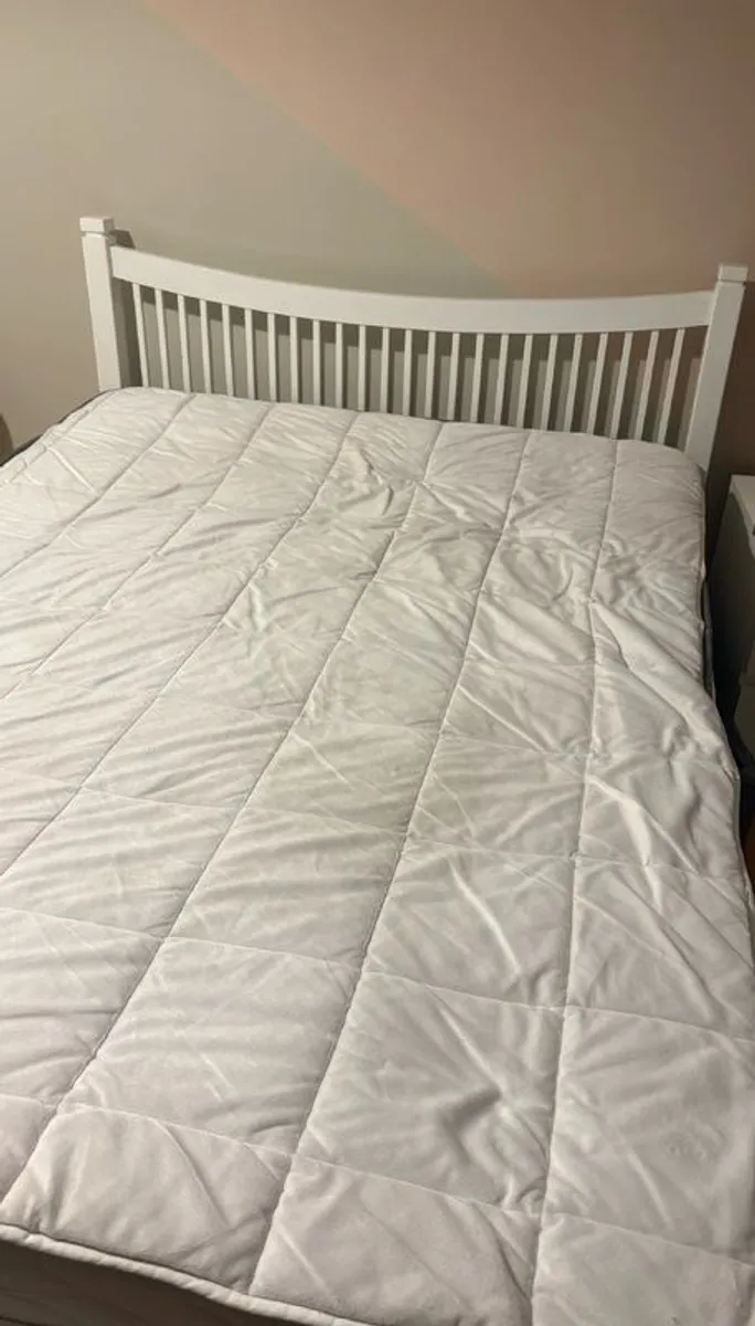 Double bed - Image 1