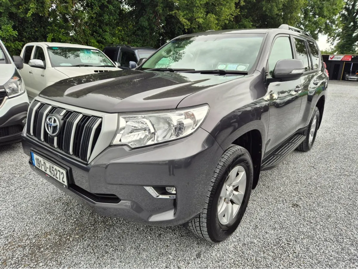 Toyota Landcruiser 2.8 Utility VX 5DR - Image 1
