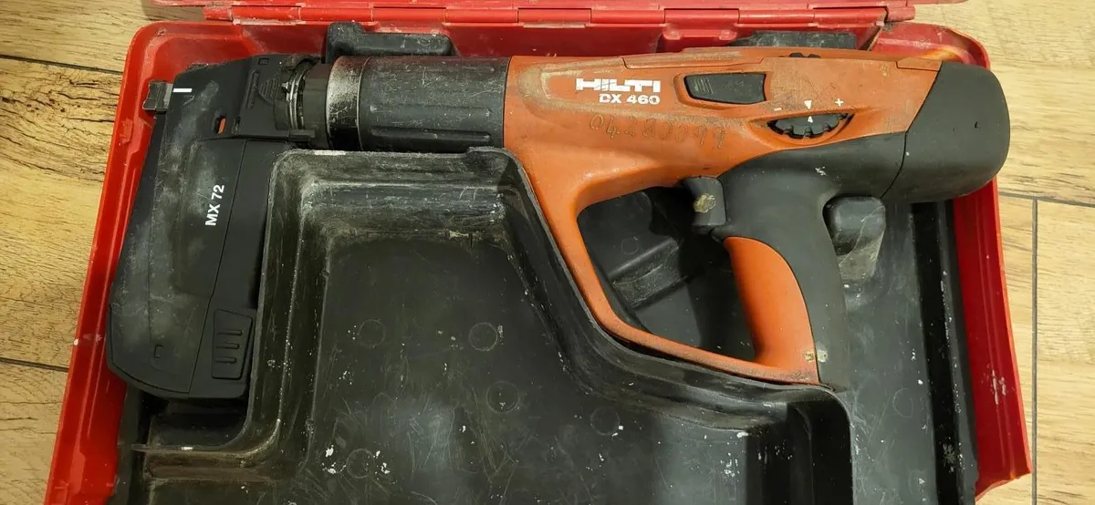 Hilti DX460 Nail Gun - Image 1