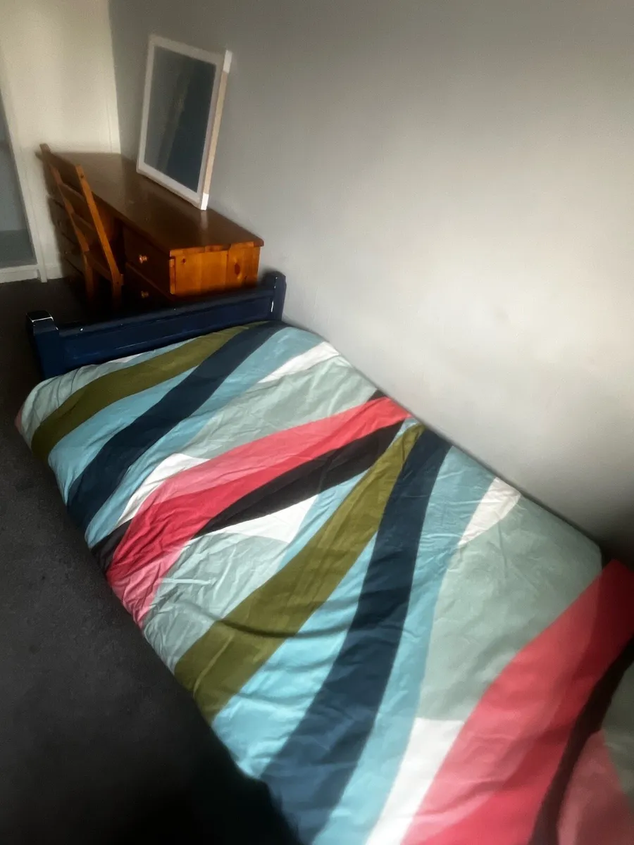 Shared room available - Image 3