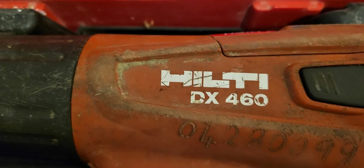 Hilti DX460 Nail Gun - Image 4